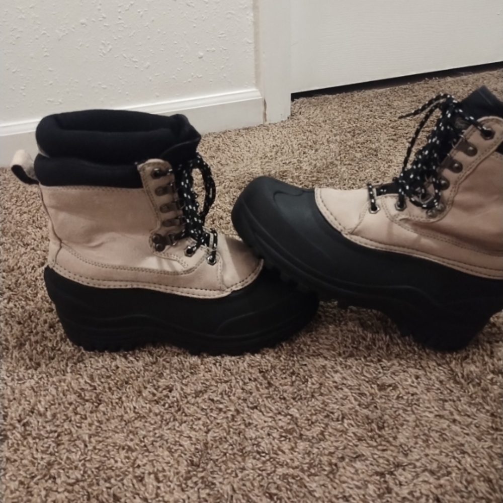 boots Itasca  women thermo late thin insulation size 9 Women